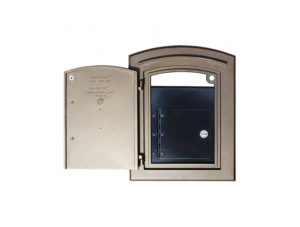 Man lckit closed hr 650x650