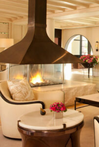 montigo traditional commercial fireplace four sided hotel belair lounge C4W4x4 780x1160.jpg 660x980 1